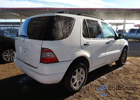 2000 Mercedes-Benz Ml 320 z USA, uszkodzony, nr VIN 4JGAB54E0YA192734